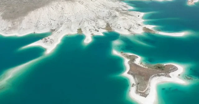 Adıyaman’ın Maldivler’i: Baraj gölü içindeki adacıklar görenleri büyülüyor VİDEO İZLE