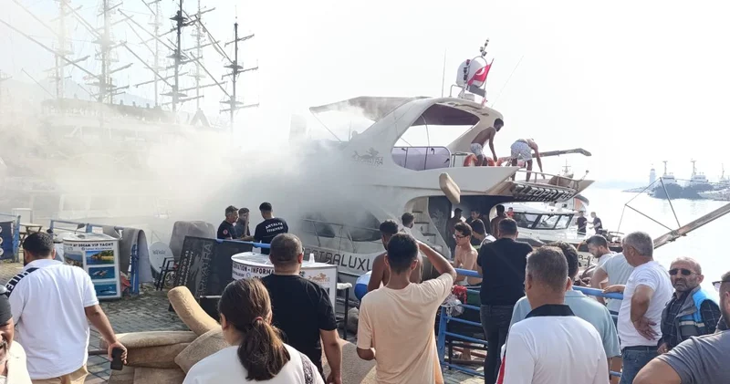 Alanya da gezi teknesinde yangın çıktı