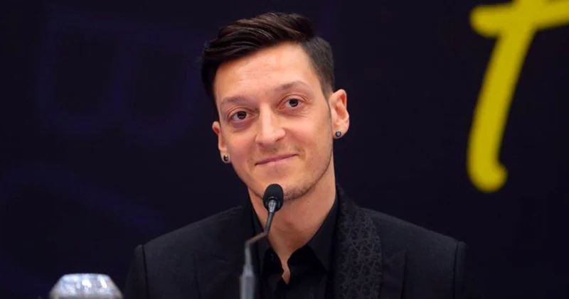 Fenerbahçe de Mesut Özil depremi