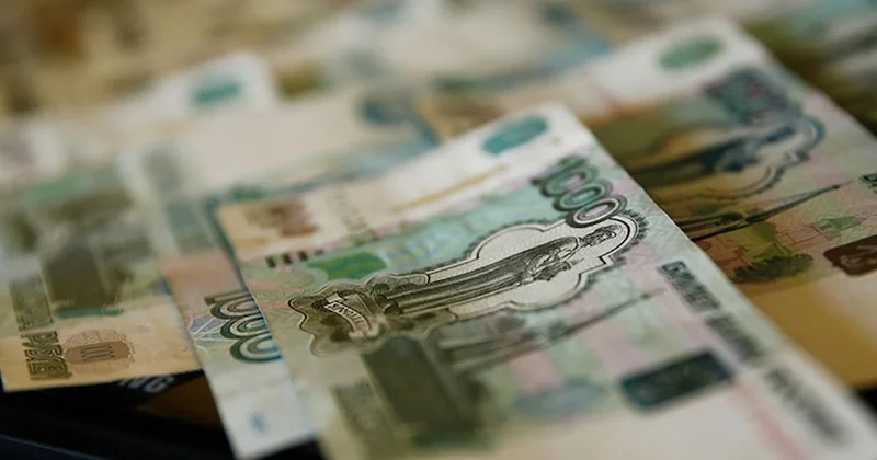 Rusya da bütçe, düşen petrol fiyatlarıyla 3,4 trilyon ruble açık verdi Sözcü Gazetesi