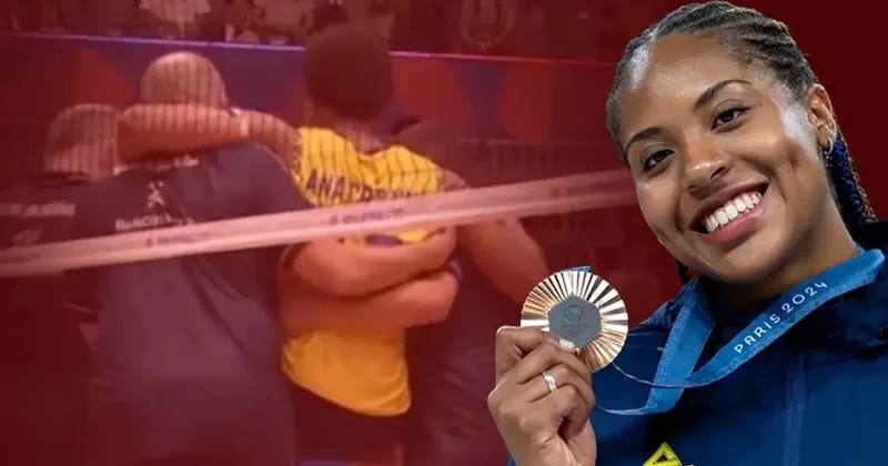 Voleybol Milletler Ligi nde şok sakatlık! Fenerbahçeli yıldız maçı tekerlekli sandalye ile takip etti Voleybol Haberleri Spor