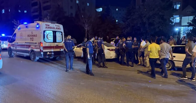 3 otomobilin karıştığı kazada ortalık savaş alanına döndü: 6 yaralı, 12 gözaltı