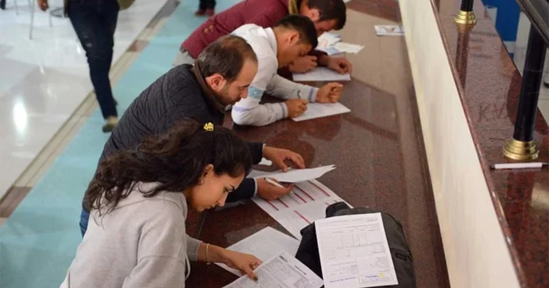 Diplomalı gençler iş kuyruğunda Sözcü Gazetesi