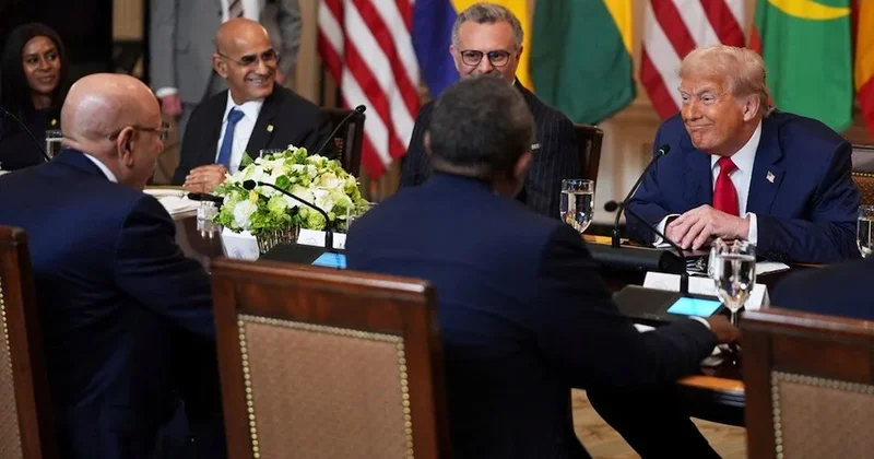 Trump ın ana dili İngilizce olan başkana İngilizce övgüsü sosyal medyayı yıktı! Sözcü Gazetesi