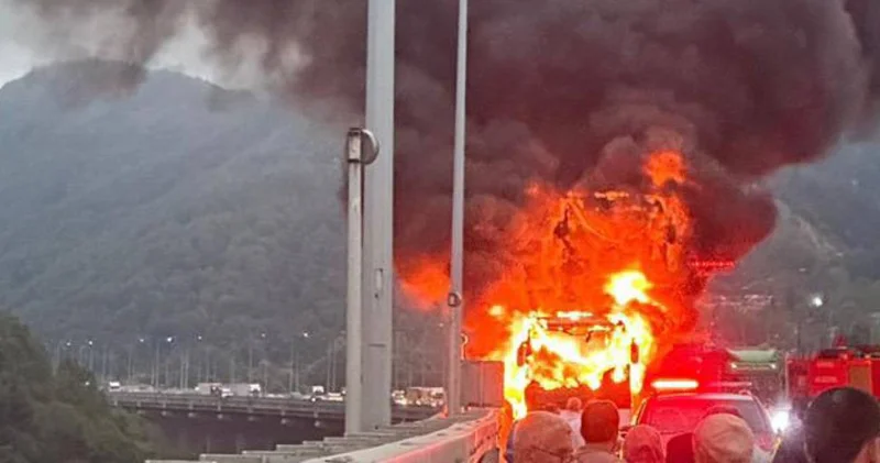 38 yolcuyu taşıyan otobüs alevlere teslim oldu!