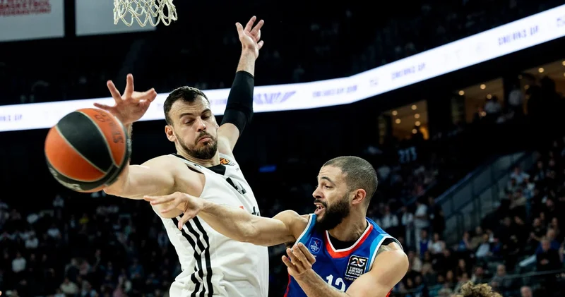 Beşiktaş GAİN, bir transfer daha açıkladı! Hırvat basketbolcu Ante Zizic i kadrosuna kattı