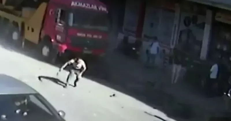 Bahçelievler de kamyon lastiği tamir sırasında patladı; lastikçinin ayağı kırıldı