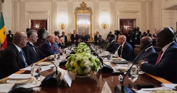Trump tan büyük gaf! Ana dili İngilizce olan ülke liderine sordu: Böyle konuşmayı nereden öğrendiniz?