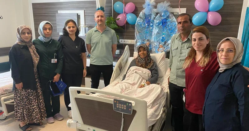 53 yaşında ikiz bebek annesi oldu
