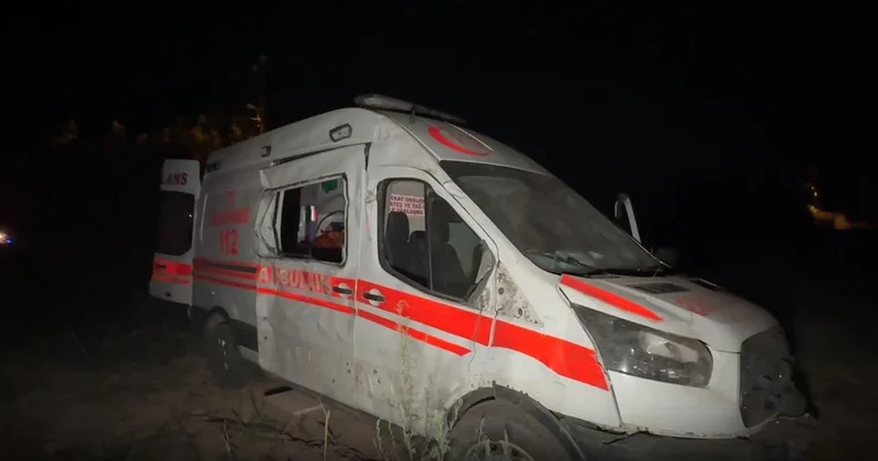Hasta taşıyan ambulans kaza yaptı, 2 kişi yaralandı