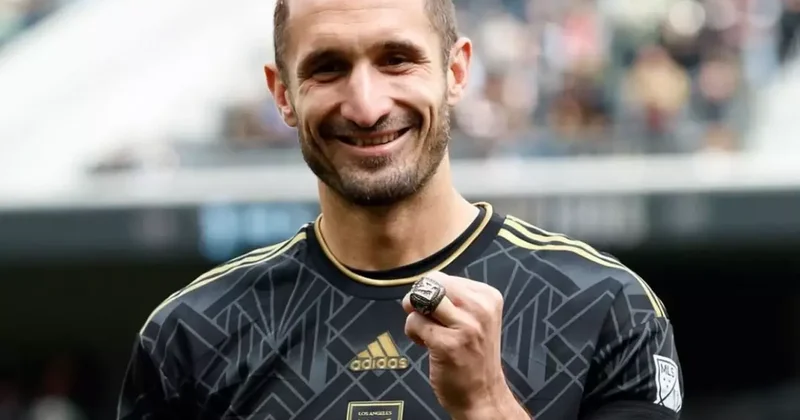 Giorgio Chiellini formasını giydiği eski takıma ortak oldu