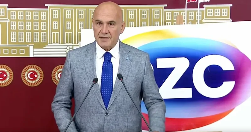 İYİ Partili Çömez den ekran karartma cezası verilen Sözcü TV nin logosunun önünde açıklama Sözcü Gazetesi