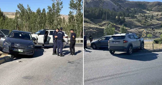Seyir halindeki araca arkadan çarptı: İki otomobil de savruldu 5 kişi yaralandı Sivas Haberleri