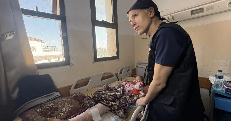 Yiyecek bulmaya çalışırken yaralanan insanlar, ağır yaralı çocuklar: İngiliz cerrah, Gazze de hastanelerde yaşananları anlattı