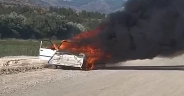 Amasya’da seyir halindeki otomobil alevlere teslim oldu VİDEO İZLE