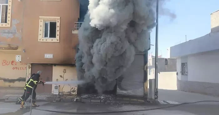 Şanlıurfa da korkutan depo yangını