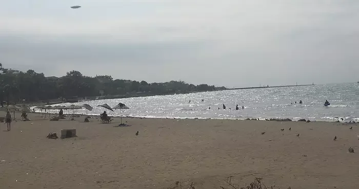 Yalova da denizde boğulma tehlikesi geçiren çocuğu vatandaşlar kurtardı! Hayati tehlikesi sürüyor