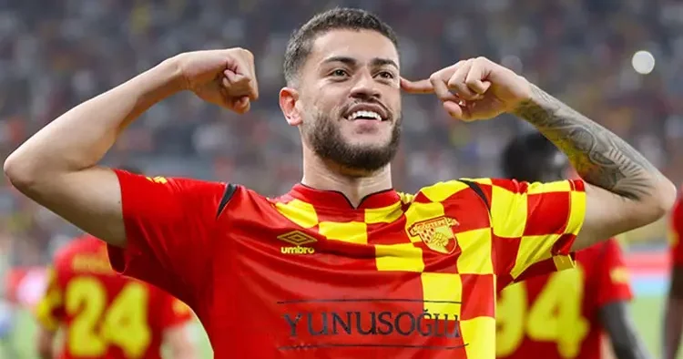 Romulo için transfer açıklaması! Yurt içinde alabilecek bir kulüp yok
