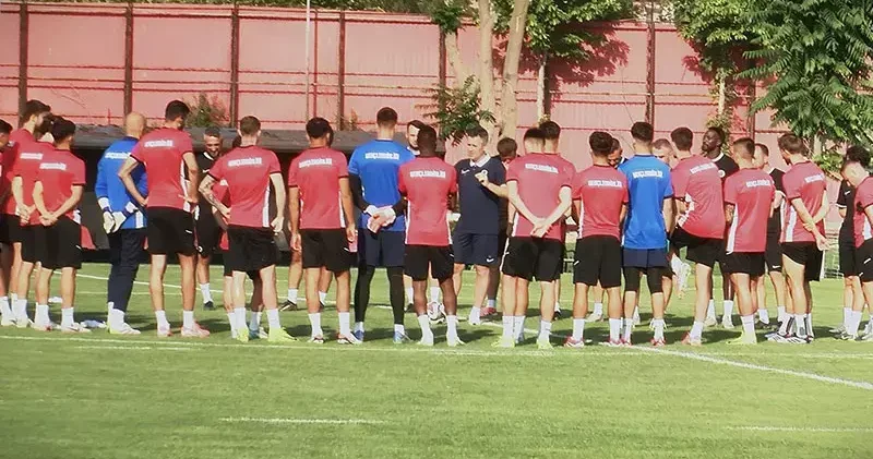Gençlerbirliği çalışmalarını sürdürdü, takım gelecekten umutlu