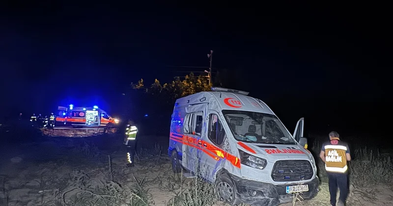 Ambulans kaza yaptı ambulans müdahale etti: 2 yaralı