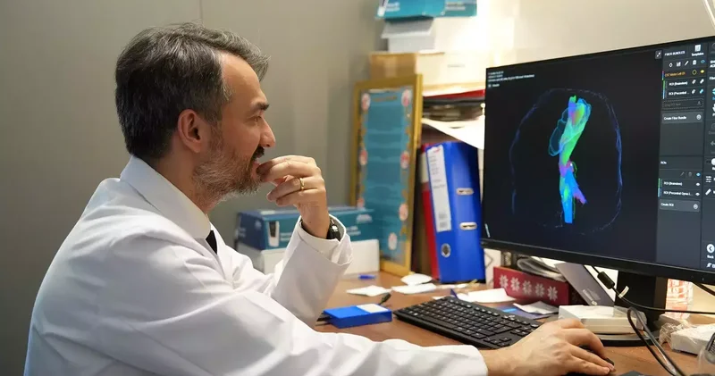 ‘Vücuttaki aşırı kasılmaların nedeni serebral palsi olabilir’