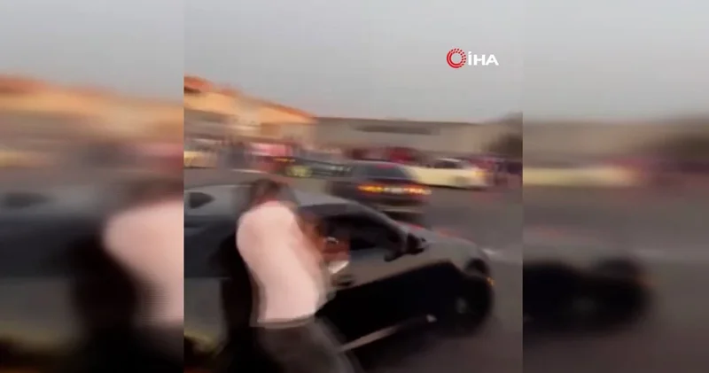 İzmir de tehlikeli şov: Çarptığı gibi yere savruldu
