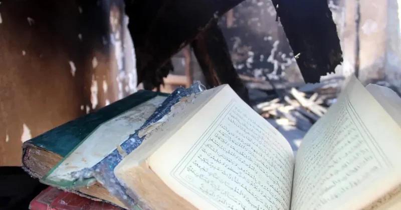Çanakkale de küle dönen evde bir tek Kur an ı Kerim ler yanmadı