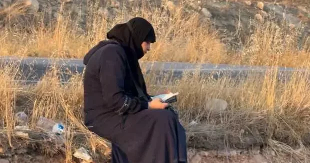 Şanlıurfa haberleri Tüyleri diken diken eden olay: Takla atan araçtan çıkan kadın, Kur an ı Kerim okudu 10 Ağustos 2025