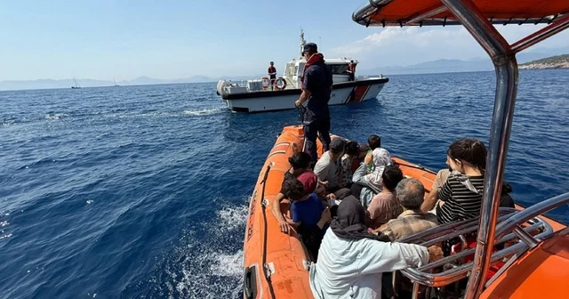Fethiye de mahsur kalan 24 kaçak göçmen kurtarıldı Muğla Haberleri