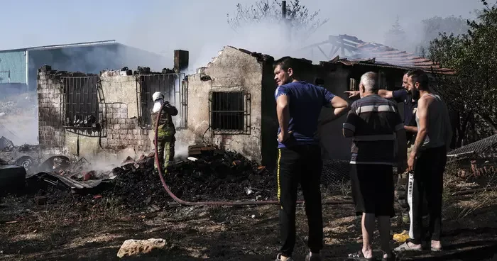 Ankara Hurdacılar Sanayi Sitesi ndeki yangın kontrol altına alındı