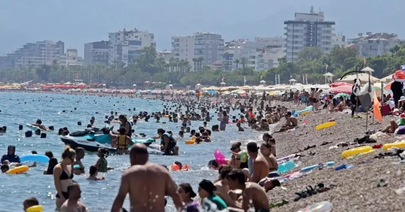 Antalya da deniz bile yanıyor! Sıcaklık 32 dereceye ulaştı