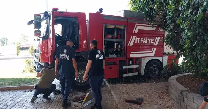 Samsun’da itfaiye aracı kaza yaptı: 2’si itfaiyeci 3 yaralı