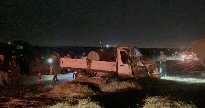 Kars ta 3 aracın karıştığı feci kaza! 1 kişi hayatını kaybetti, 3 kişi yaralandı