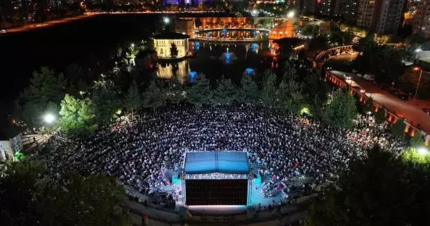 Konya haberleri Konyalılar açık hava sinema etkinliği ile keyifli anlar yaşadı 10 Ağustos 2025