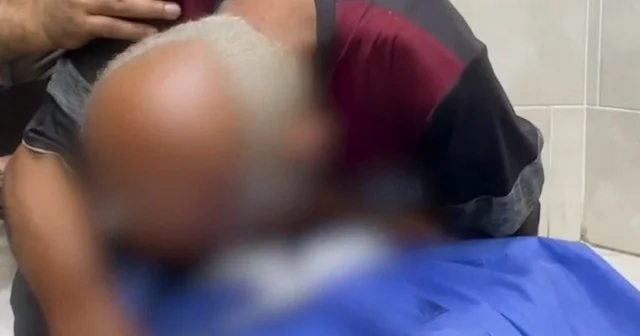 Paraşütle atılan insani yardım Gazzeli çocuğun ölümüne neden oldu: Allah bize yeter yardımları onlara kalsın VİDEO İZLE