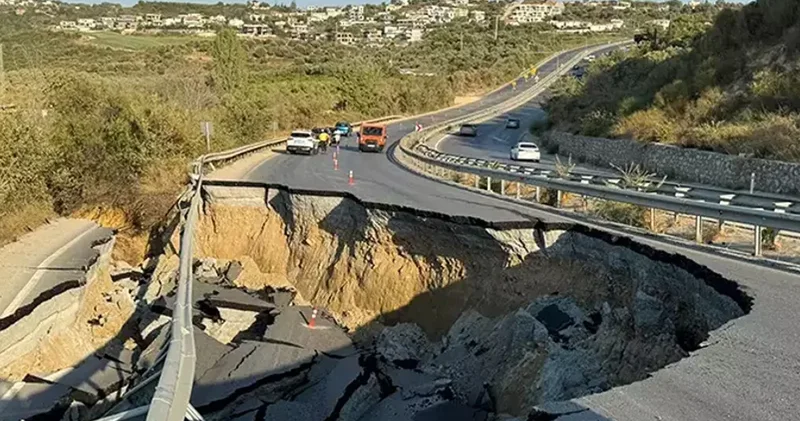 Çöküntü sebebiyle Söke Kuşadası yolu ulaşıma kapatıldı