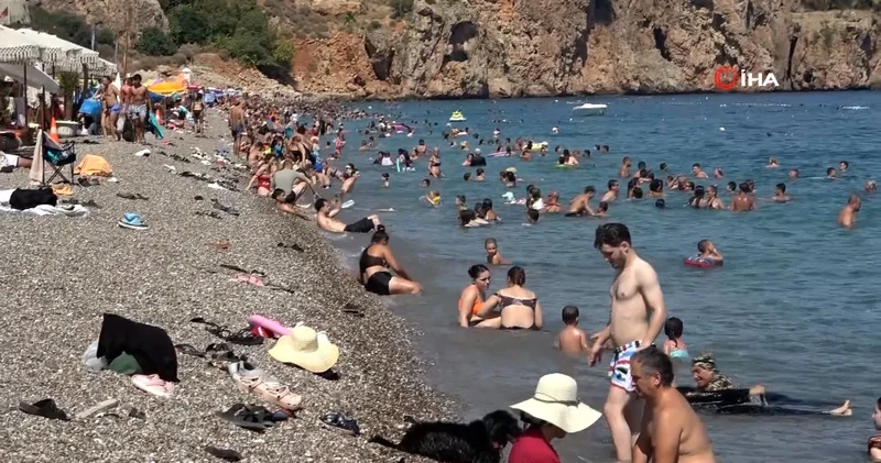 Antalya, Ankara ve İstanbul u geride bıraktı: Su sıcaklığı zirvede