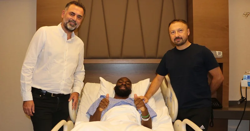 Galatasaray maçında sakatlanmıştı... Salem M’Bakata nın sağlık durumu hakkında açıklama