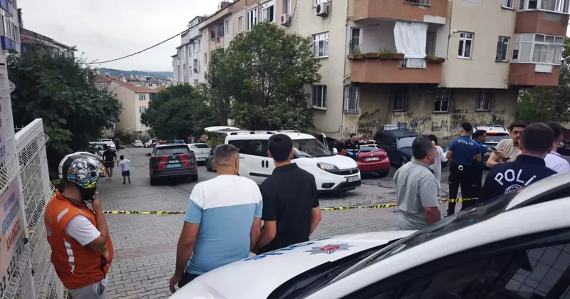 Silahı arkasına saklayarak geldi, araca binerken kurşun yağdırdı