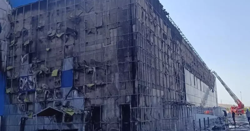 İzmir deki fabrika yangını panik yarattı