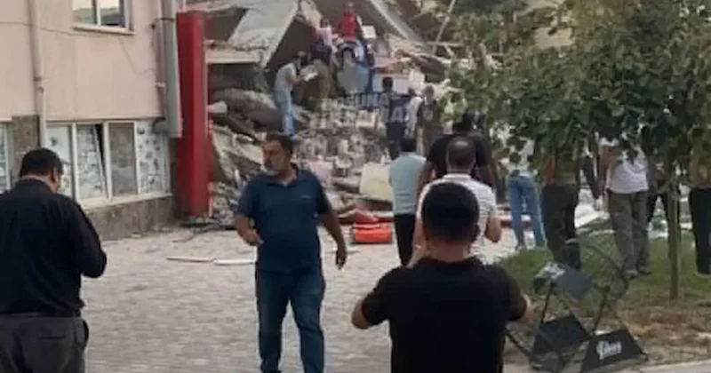 Balıkesir den ilk görüntüler geldi! Yıkılan binaların olduğu bildiriliyor Sözcü Gazetesi