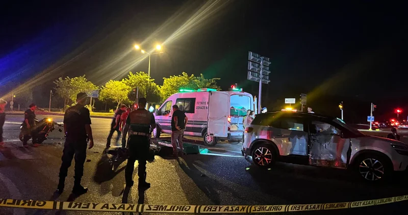 Fethiye de korkunç kaza! Otomobil ile çarpışan motosikletli can verdi