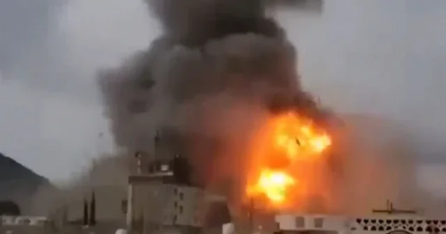 İşgalci İsrail Yemen’in başkenti Sana yı vurdu VİDEO İZLE
