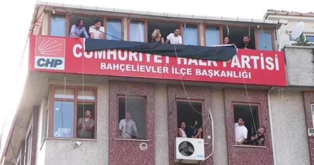 CHP nin Bahçelievler binasındaki İstanbul İl Başkanlığı yazısı yenilendi Gündem Haberleri
