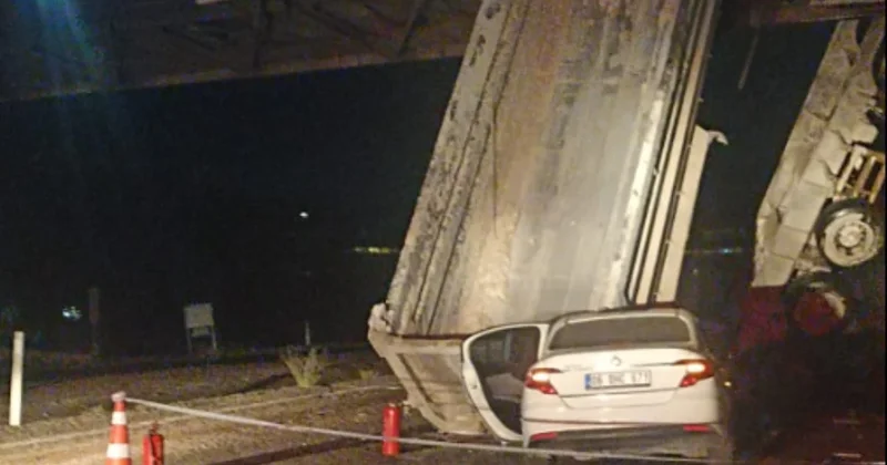 Damperi açılan kamyona otomobil çarptı; 1 ölü, 3 yaralı Sözcü Gazetesi