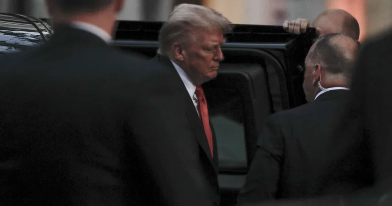 Trump a gittiği restoranda protesto şoku: Trump, bugünün Hitleri