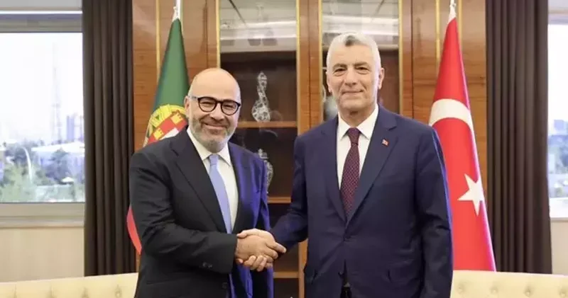 Bakan Bolat, Portekizli Bakan Miguel Pinto Luz ile görüştü