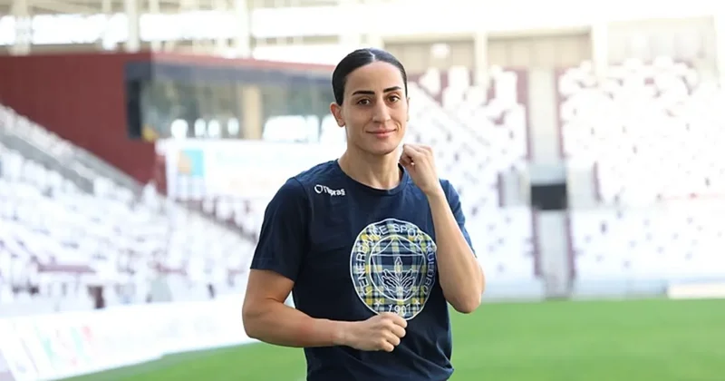 Milli boksör Gizem Özer, dudağındaki uçuktan dolayı elendi