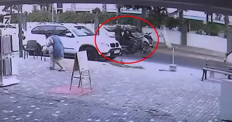Silahlı saldırıda 1 i turist, 3 kişi yaralandı