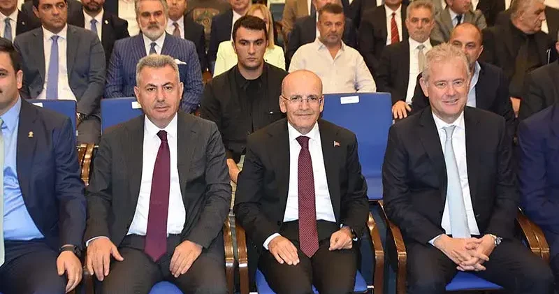 Bakan Şimşek, İzmir’de iş dünyasıyla buluştu